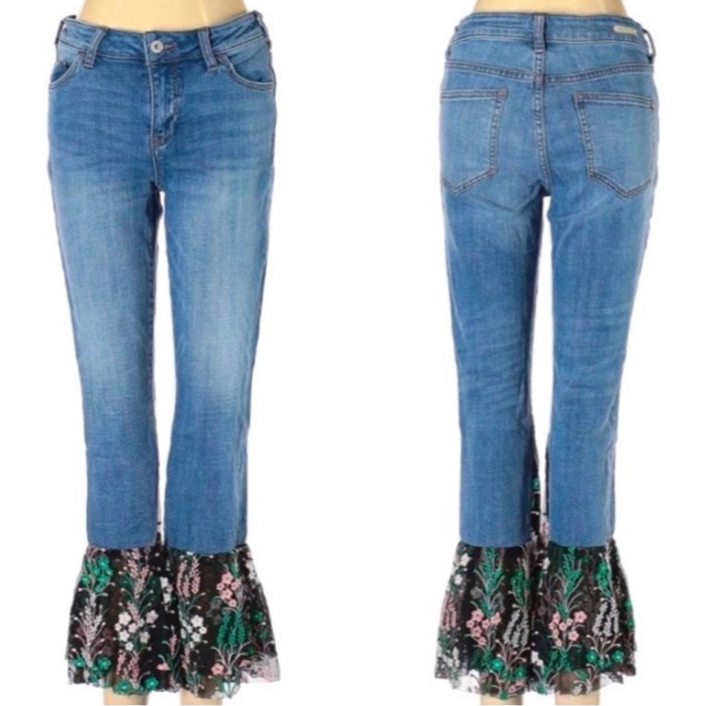 Anthropology, jeans with lightweight fabric. Mid rise slim boyfriend jeans. 26”